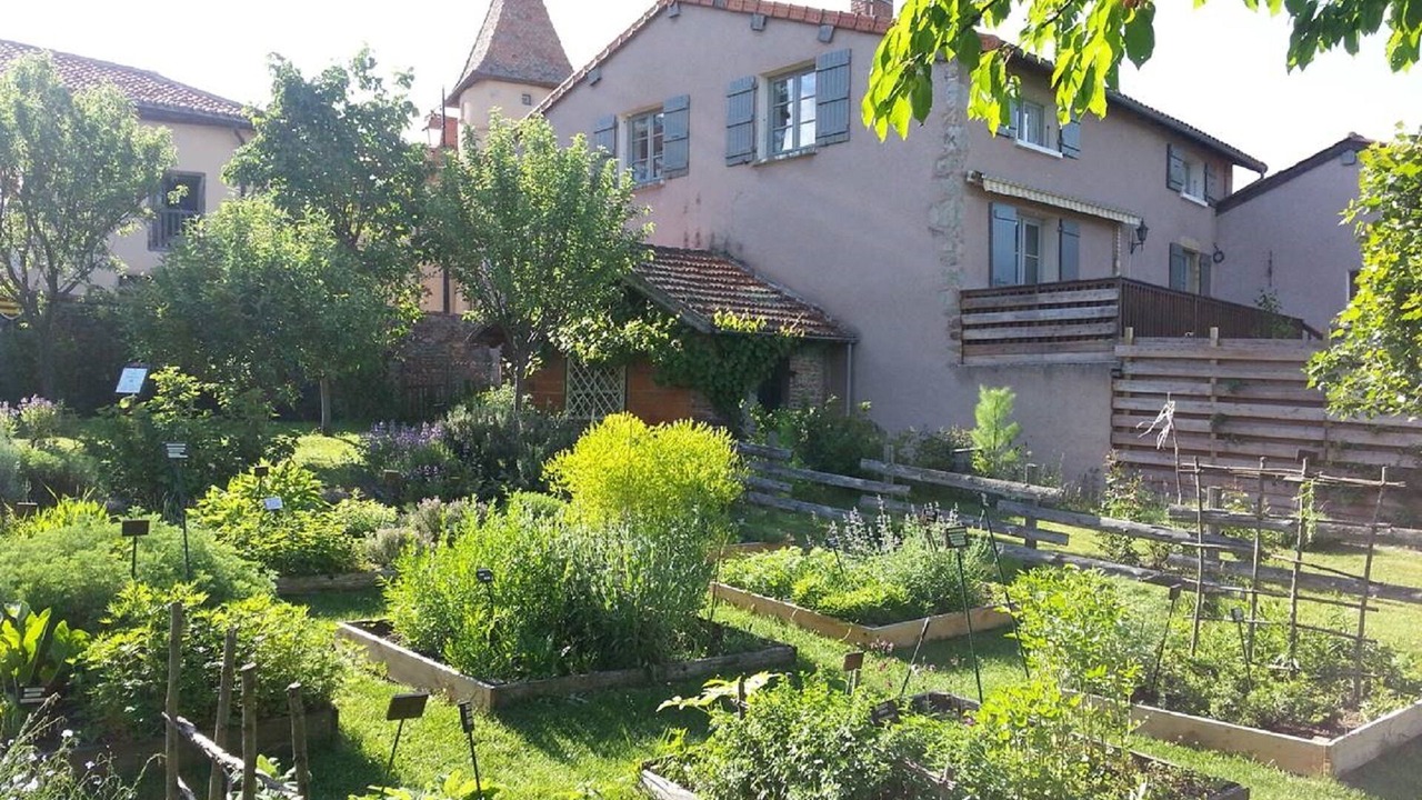 Photo of Outdoor in Saint-Haon-le-Chatel