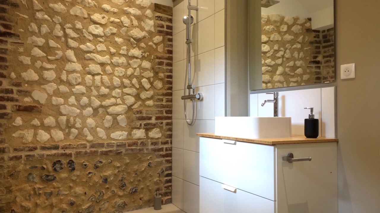 Photo of Bathroom in Maintenay