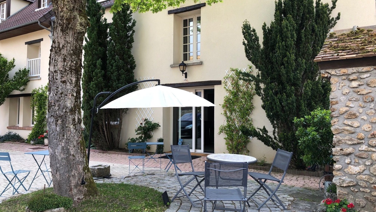 Photo of Outdoor in Janvry