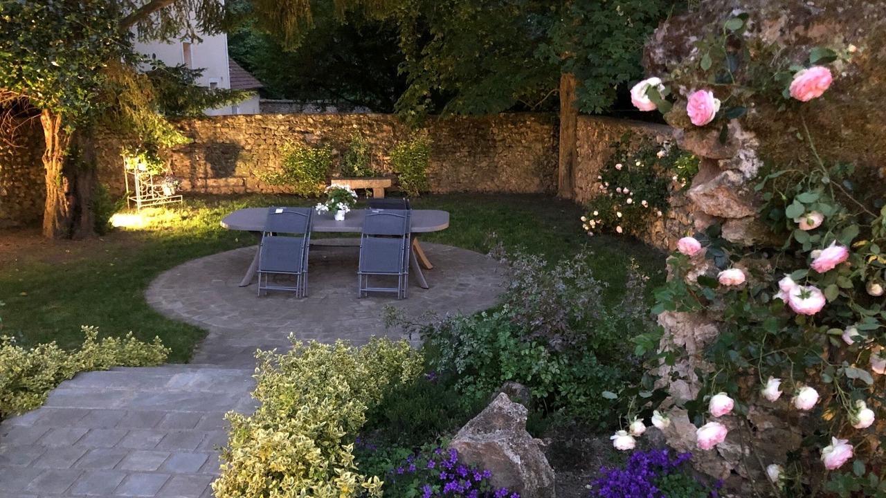 Photo of Outdoor in Janvry