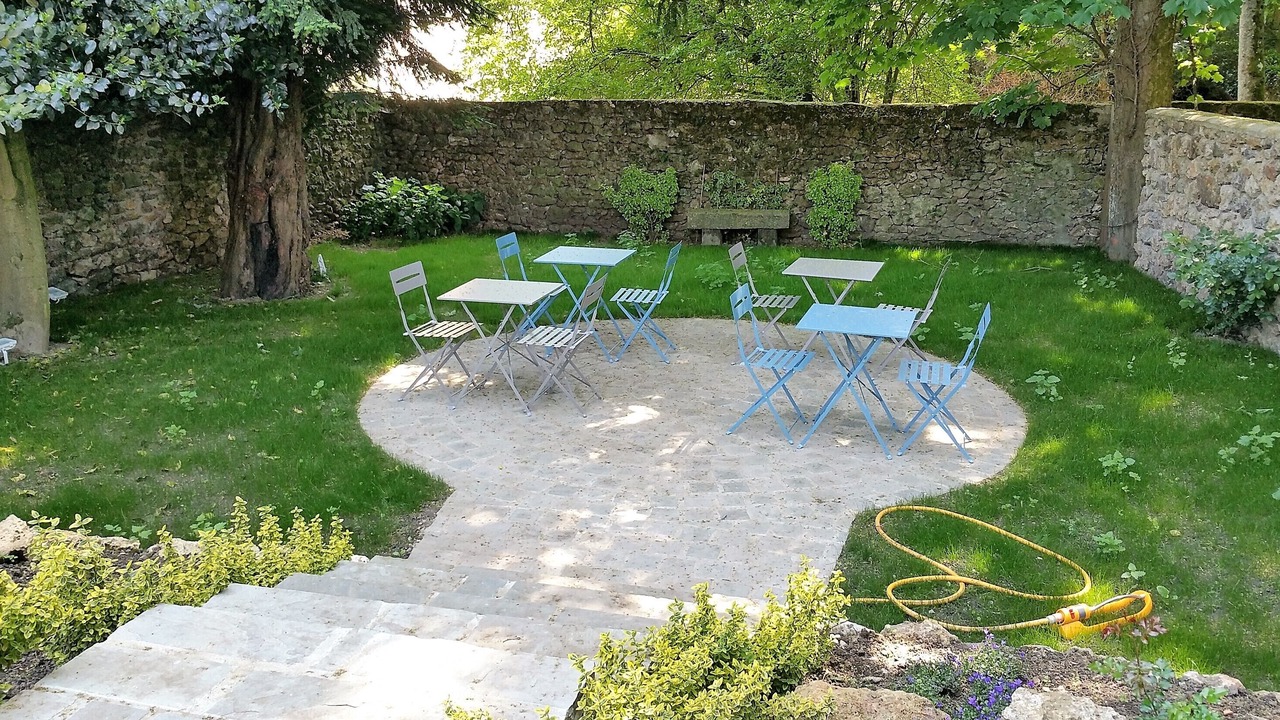 Photo of Outdoor in Janvry