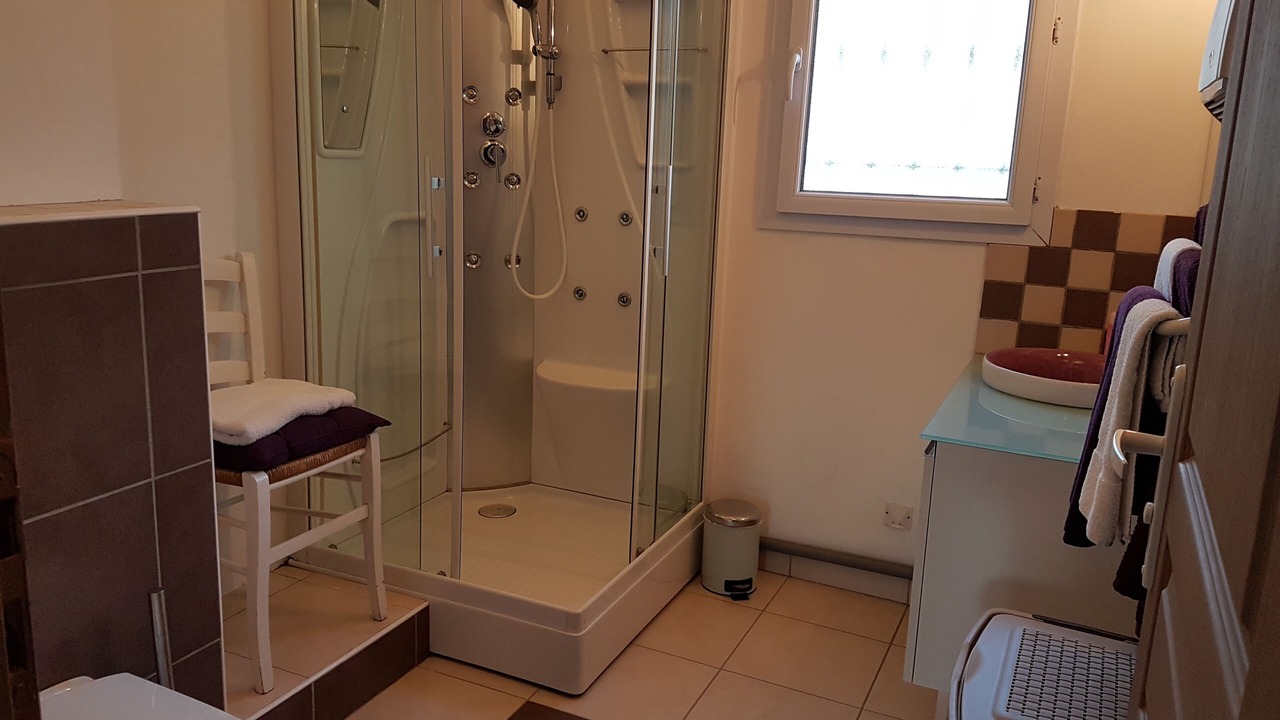 Photo of Bathroom in Bouc-Bel-Air