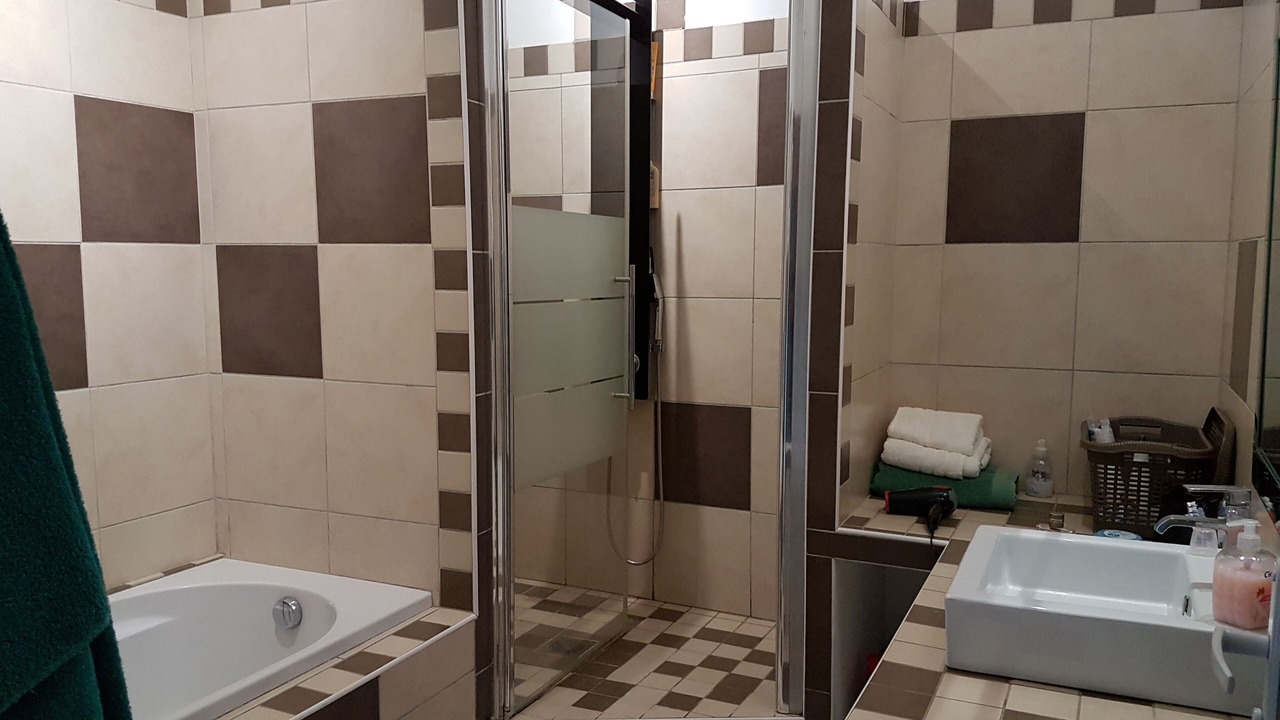 Photo of Bathroom in Bouc-Bel-Air