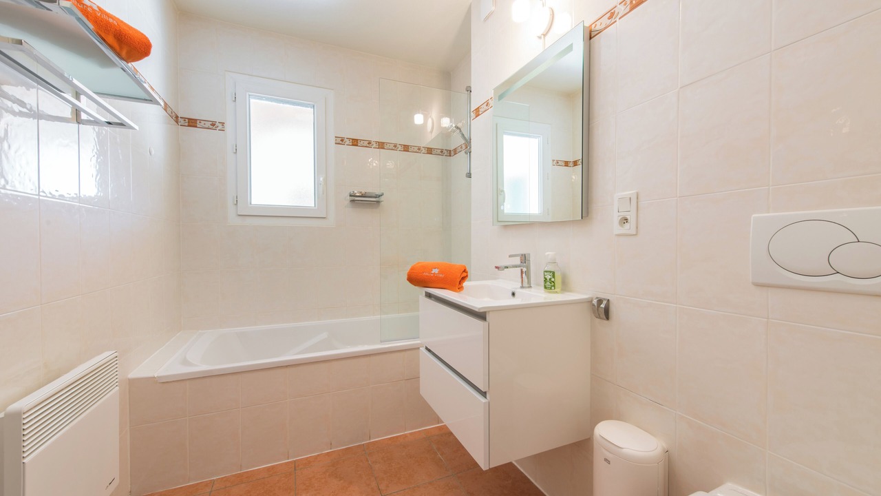 Photo of Bathroom in Vallon-Pont-d'Arc