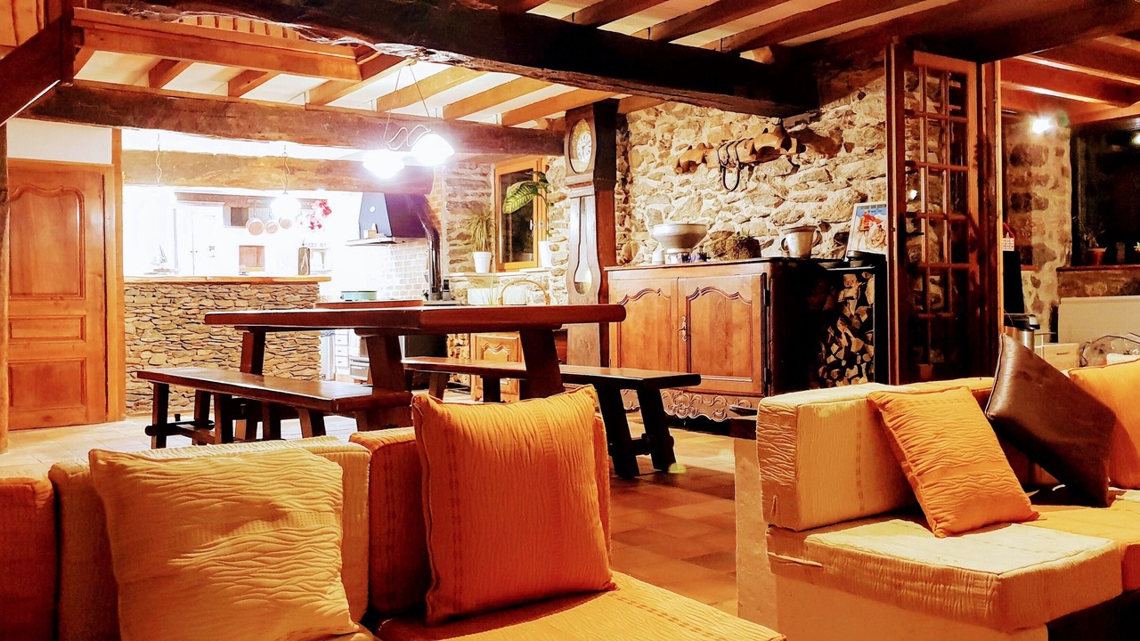 Photo of Livingroom in Louvie-Soubiron