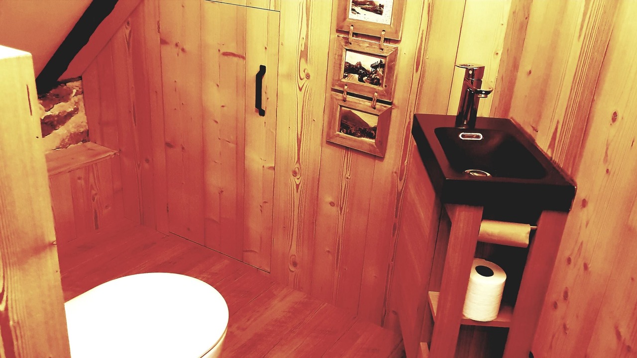 Photo of Bathroom in Louvie-Soubiron
