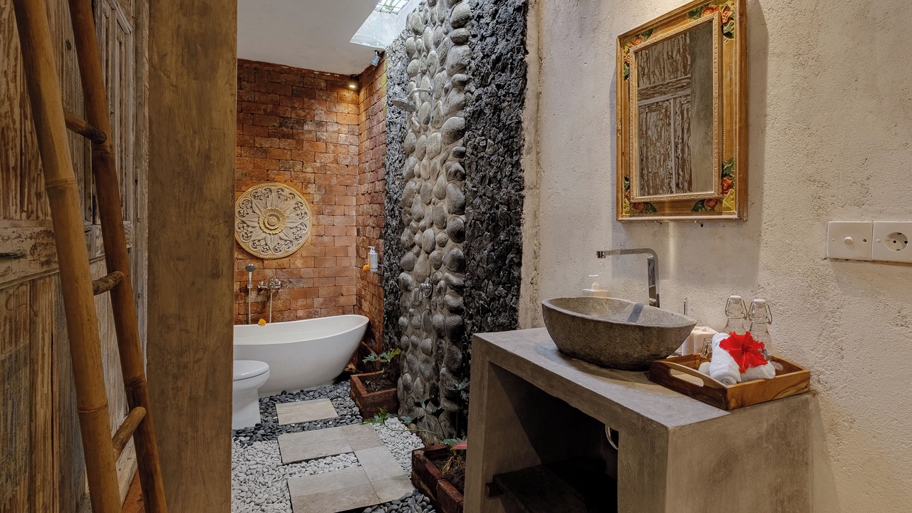 Photo of Bathroom in Kedewatan