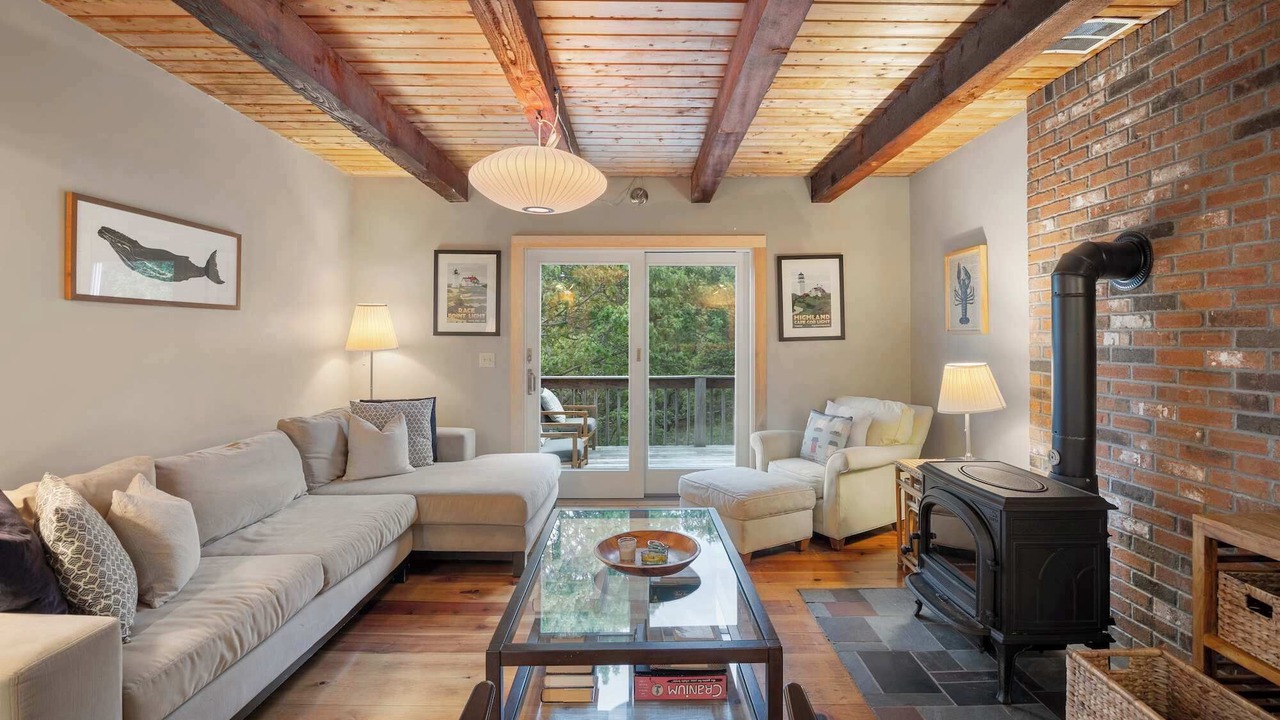 Photo of Livingroom in Truro
