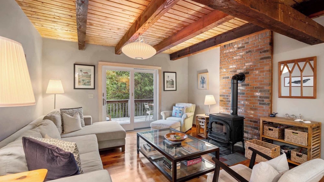 Photo of Livingroom in Truro