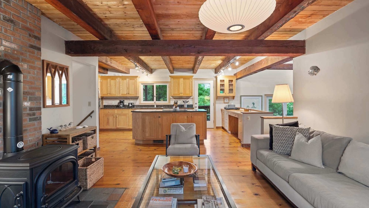 Photo of Livingroom in Truro
