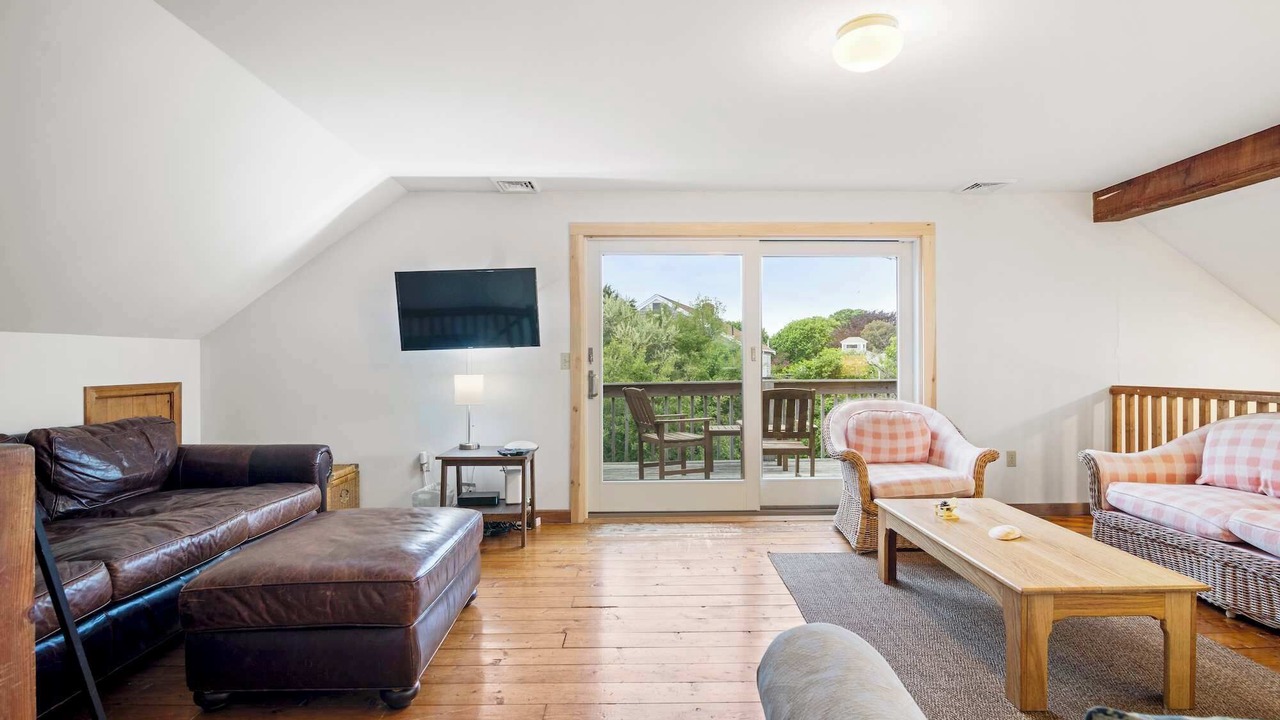 Photo of Livingroom in Truro
