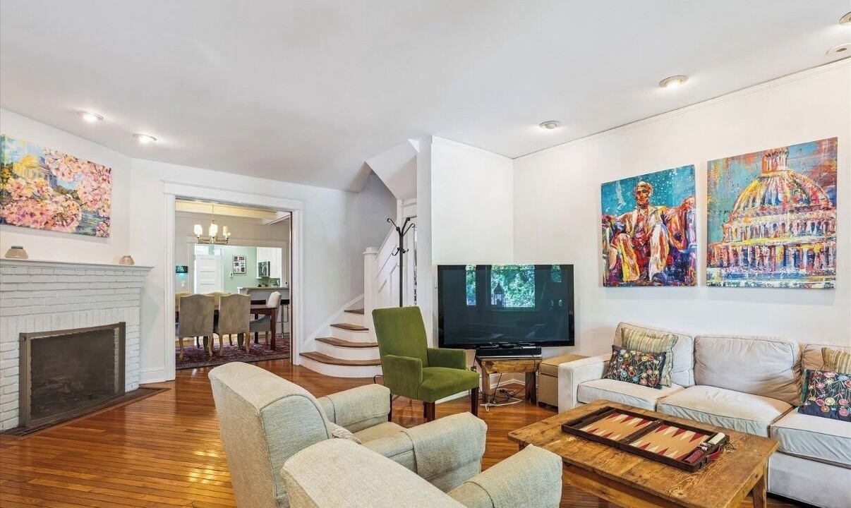 Photo of Livingroom in Columbia Heights