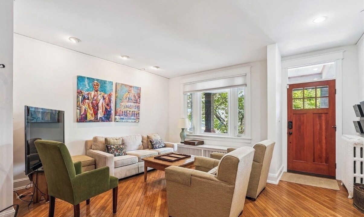 Photo of Livingroom in Columbia Heights