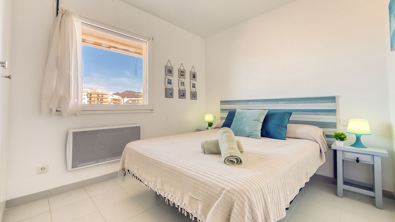 Photo of Bedroom in Roses Town Center