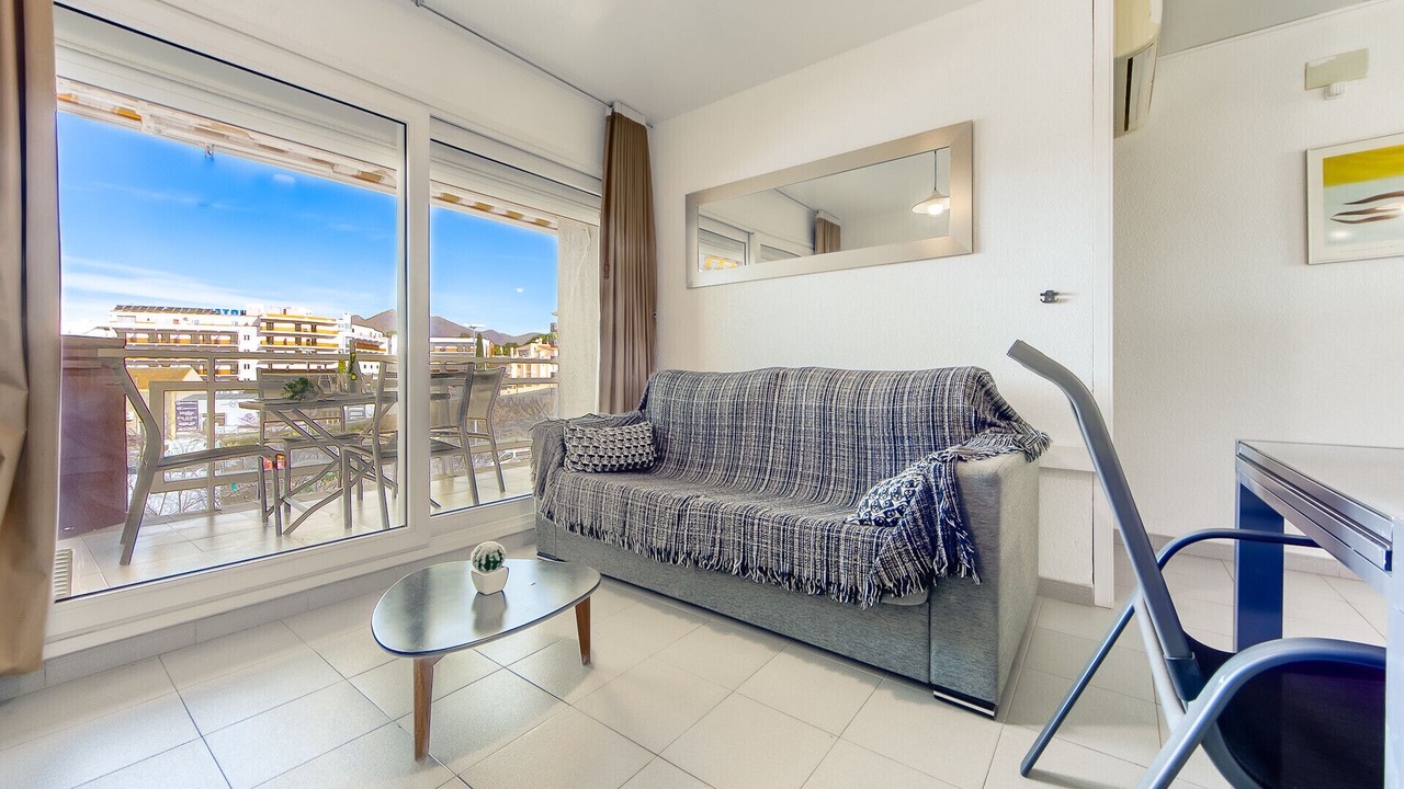 Photo of Livingroom in Roses Town Center