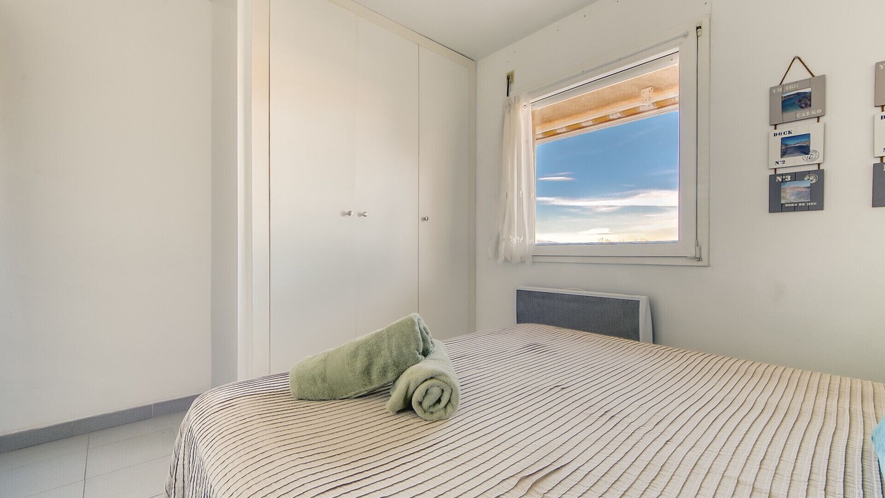 Photo of Bedroom in Roses Town Center