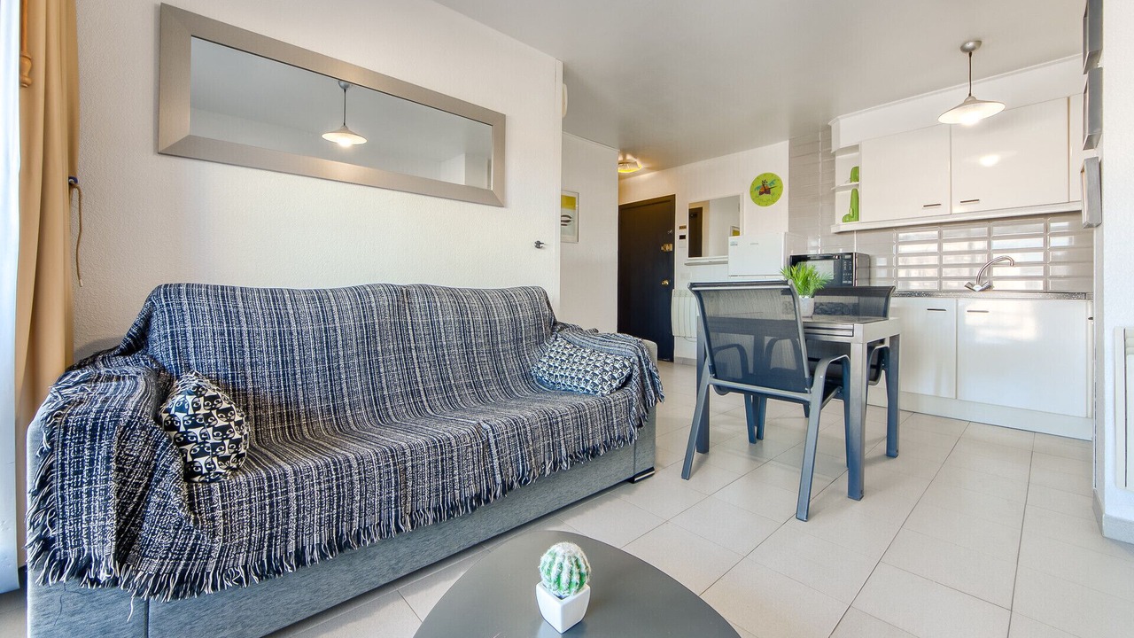 Photo of Livingroom in Roses Town Center
