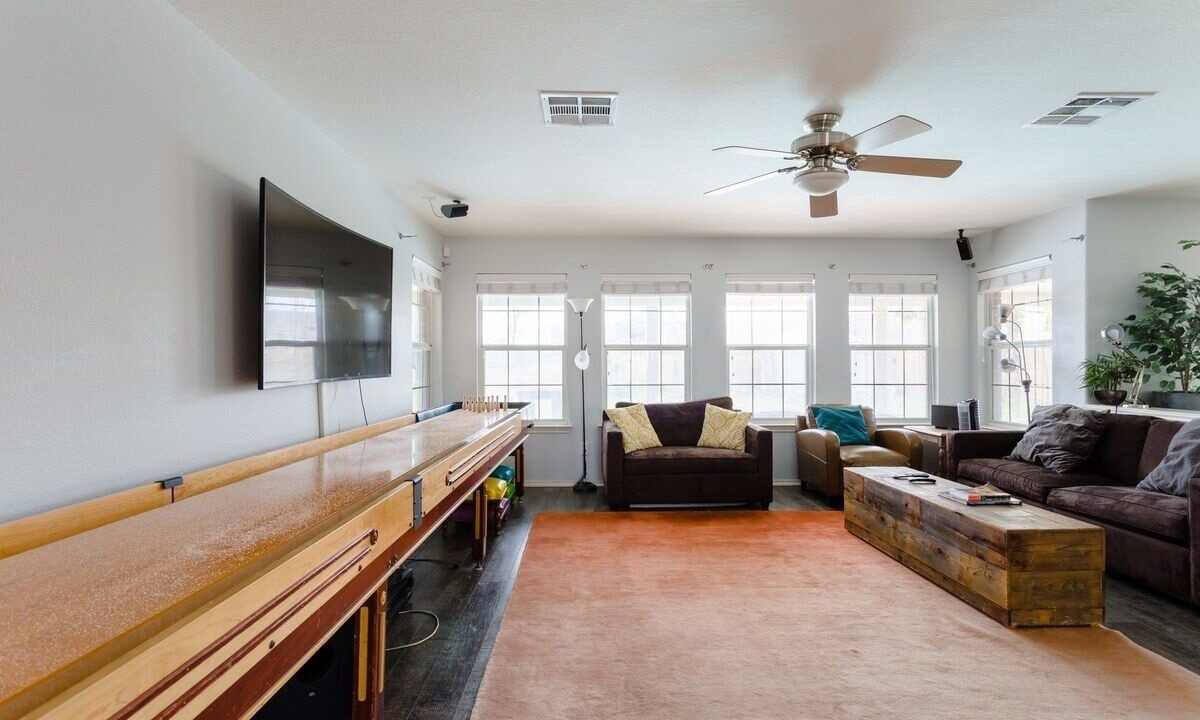 Photo of Livingroom in Pflugerville
