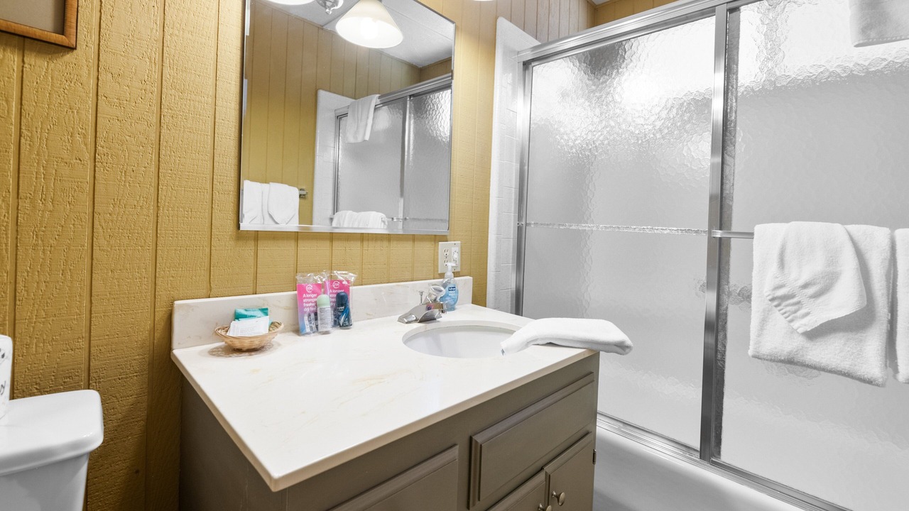 Photo of Bathroom in Summit Estates
