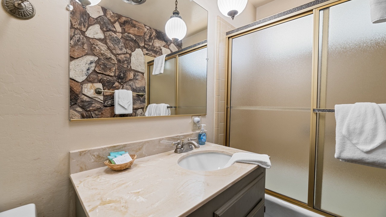 Photo of Bathroom in Summit Estates
