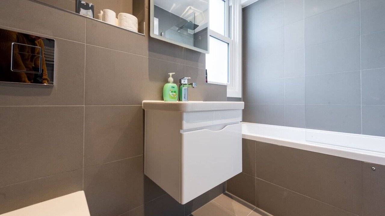 Photo of Bathroom in Archway