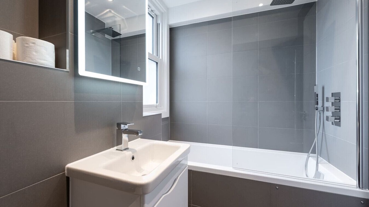 Photo of Bathroom in Archway