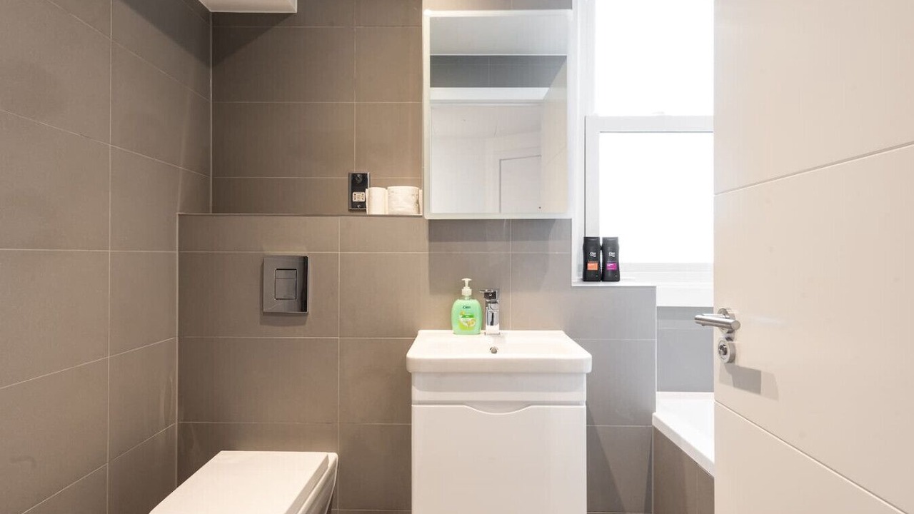 Photo of Bathroom in Archway