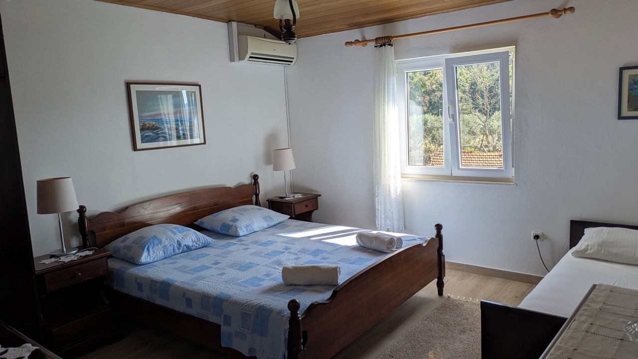 Photo of Bedroom in Slano