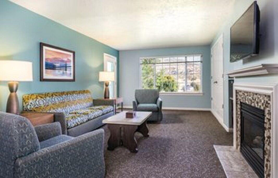 Photo of Livingroom in Midway