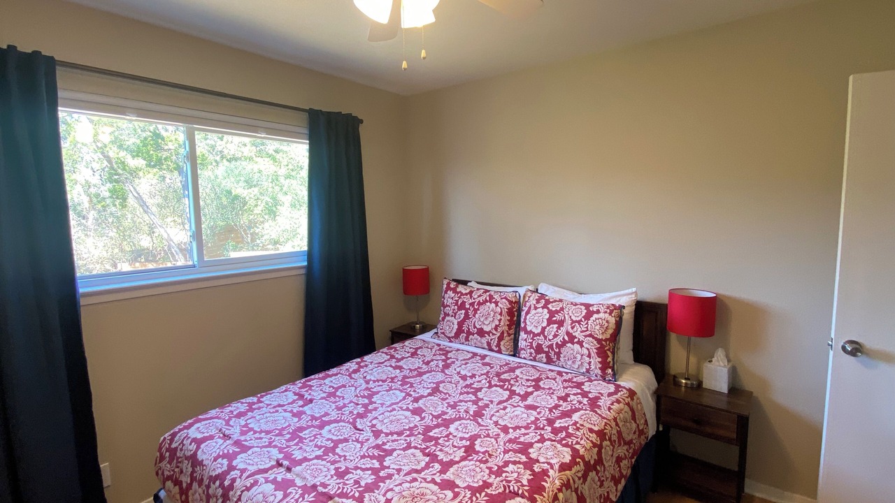 Photo of Bedroom in Westlake Highlands