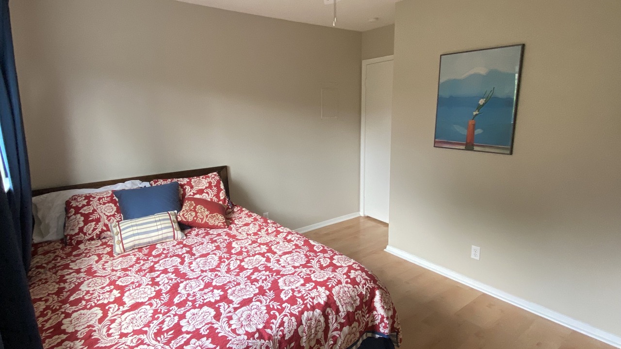 Photo of Bedroom in Westlake Highlands