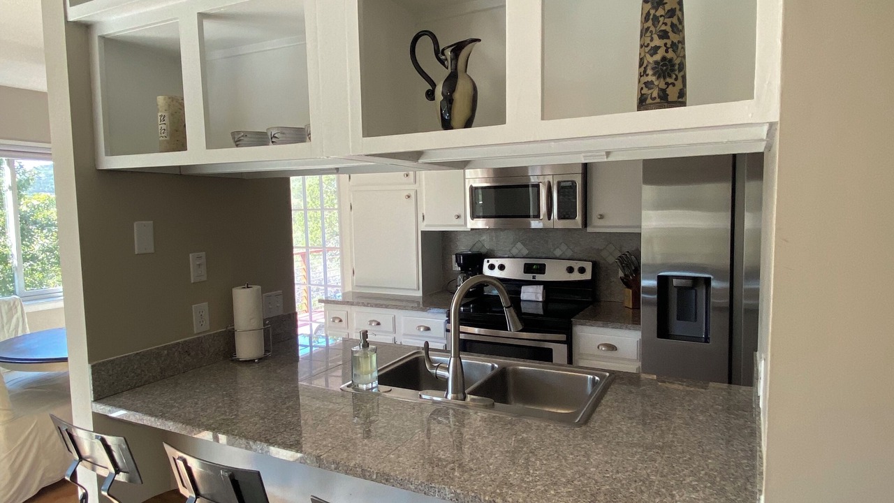 Photo of Kitchen in Westlake Highlands