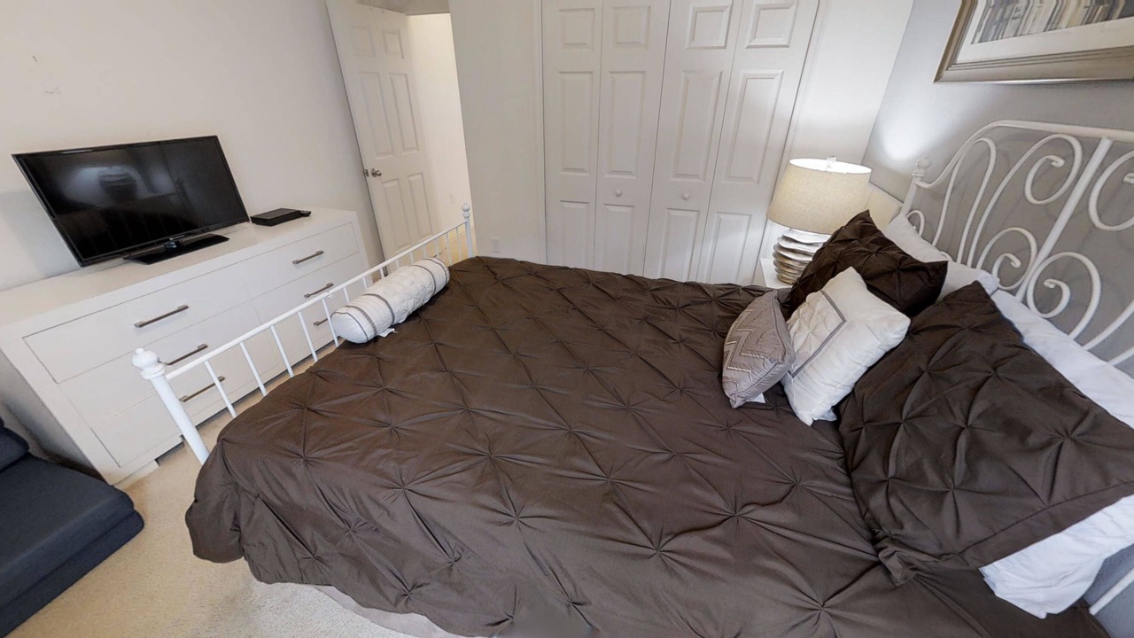 Photo of Bedroom in Crystal Cove