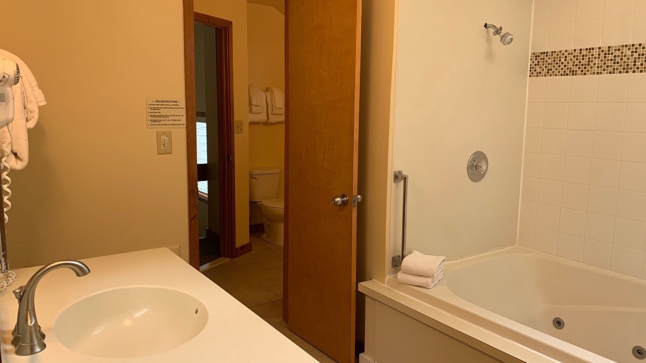 Photo of Bathroom in Shawnee On Delaware