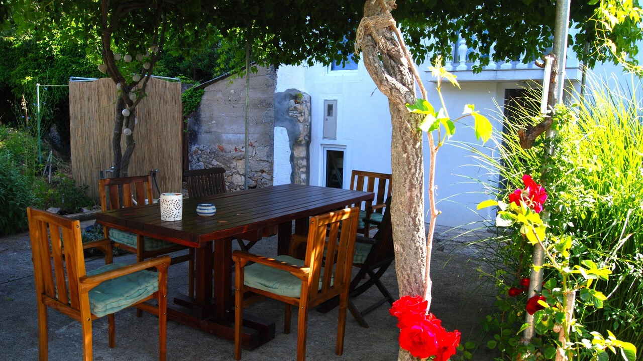 Photo of Outdoor in Lukoran