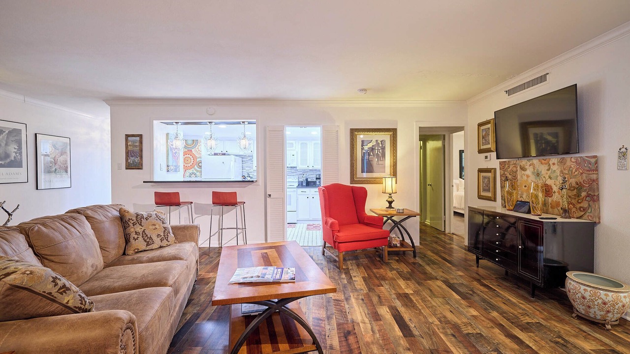 Photo of Livingroom in Mid America