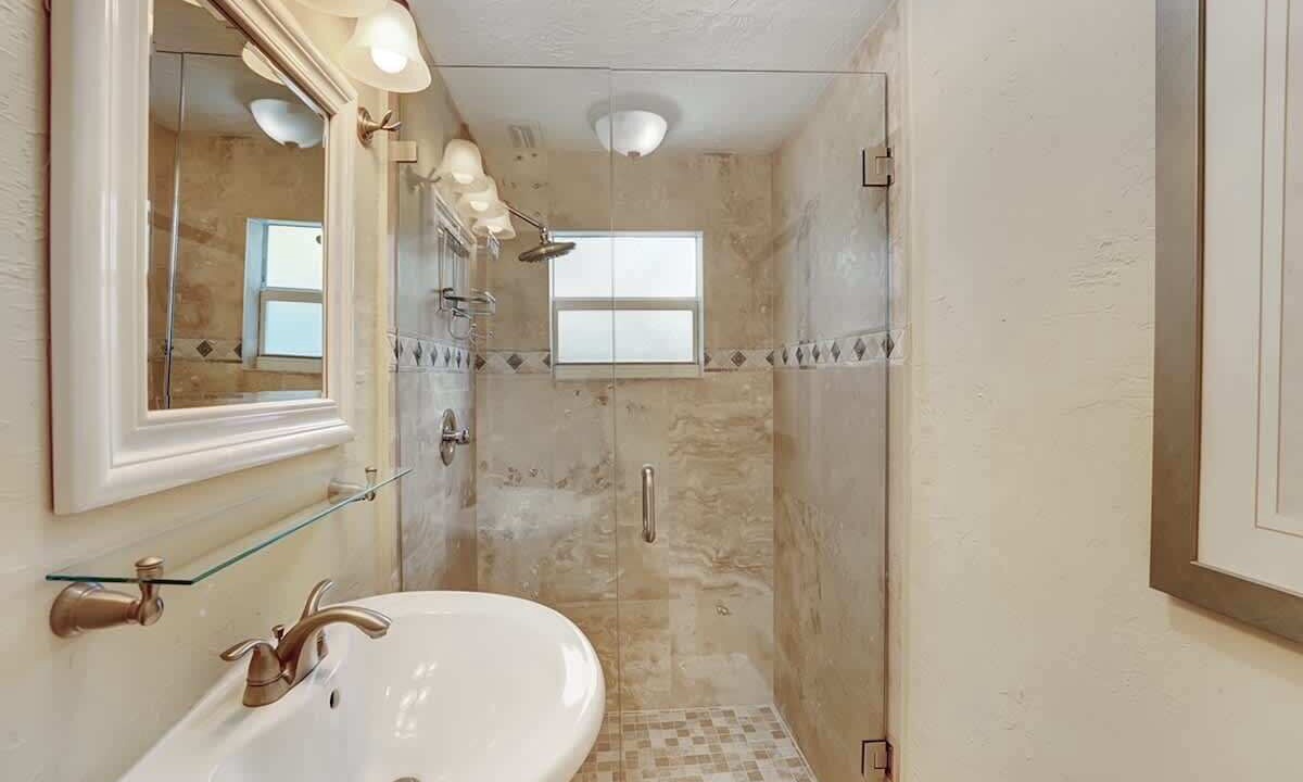 Photo of Bathroom in Flamingo Parks