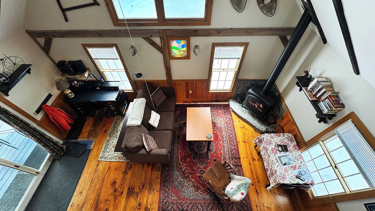 Photo of Livingroom in Belmont