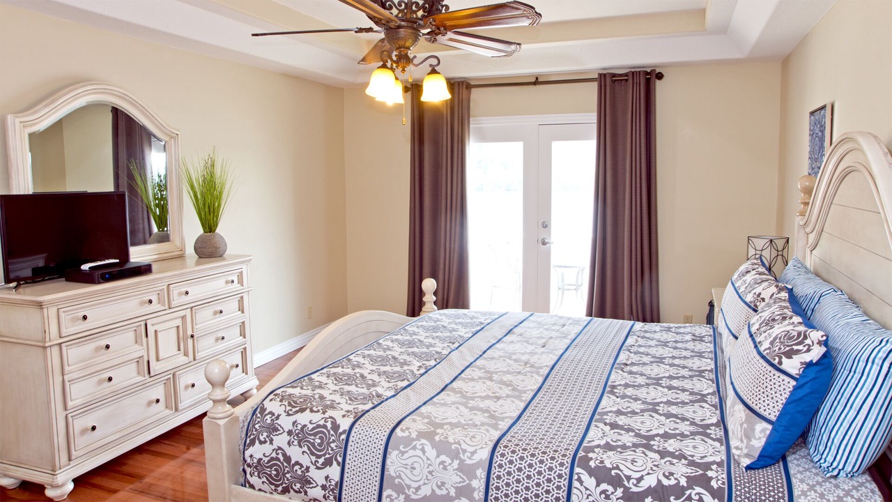 Photo of Bedroom in Camdenton