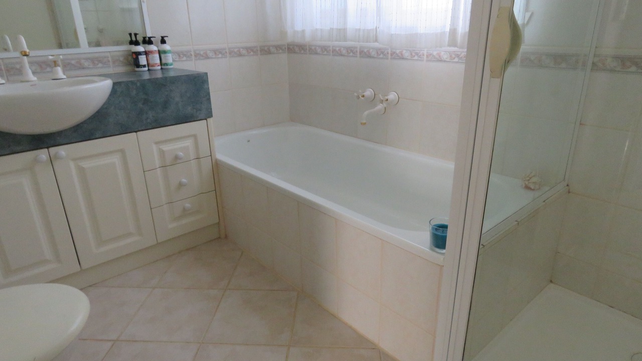 Photo of Bathroom in Ventnor