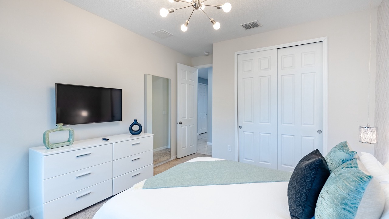Photo of Bedroom in Bay Lake