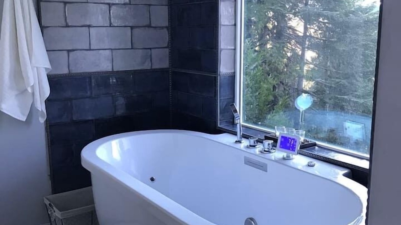 Photo of Bathroom in Lake Arrowhead