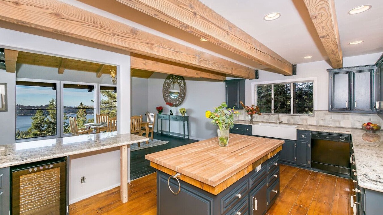 Photo of Kitchen in Lake Arrowhead