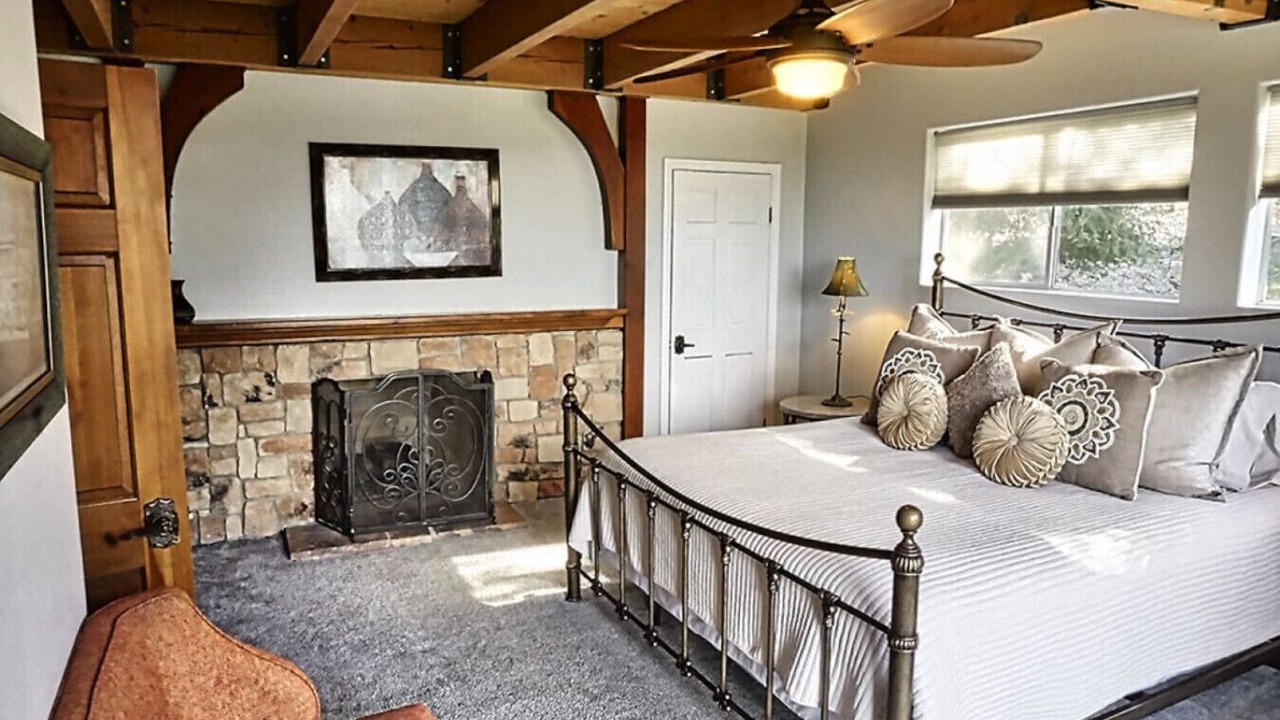 Photo of Bedroom in Lake Arrowhead
