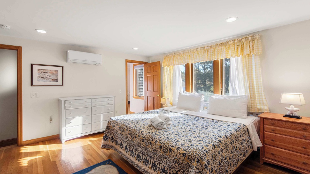 Photo of Bedroom in South Chatham