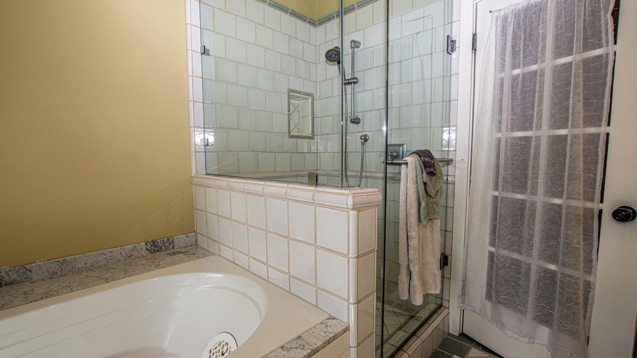 Photo of Bathroom in Twin Peaks
