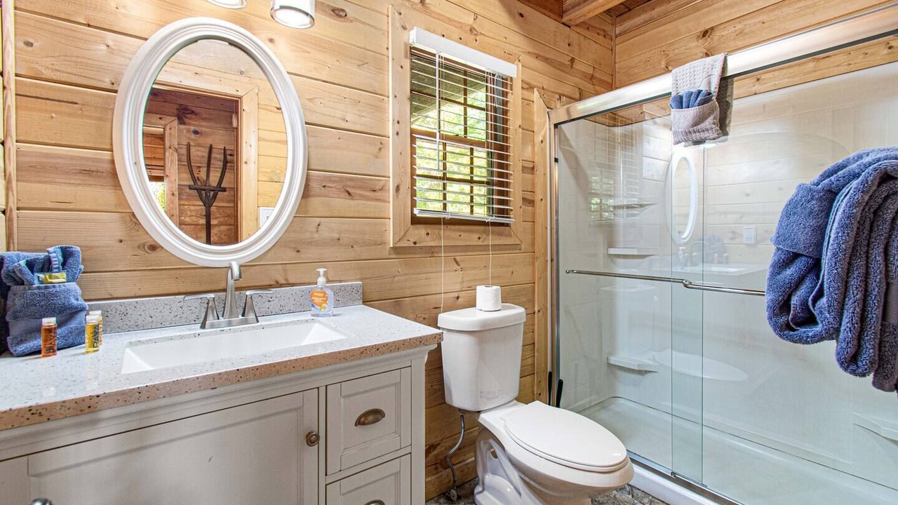Photo of Bathroom in Pigeon Forge