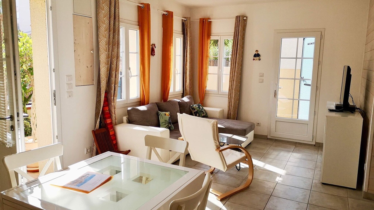 Photo of Livingroom in Le Port