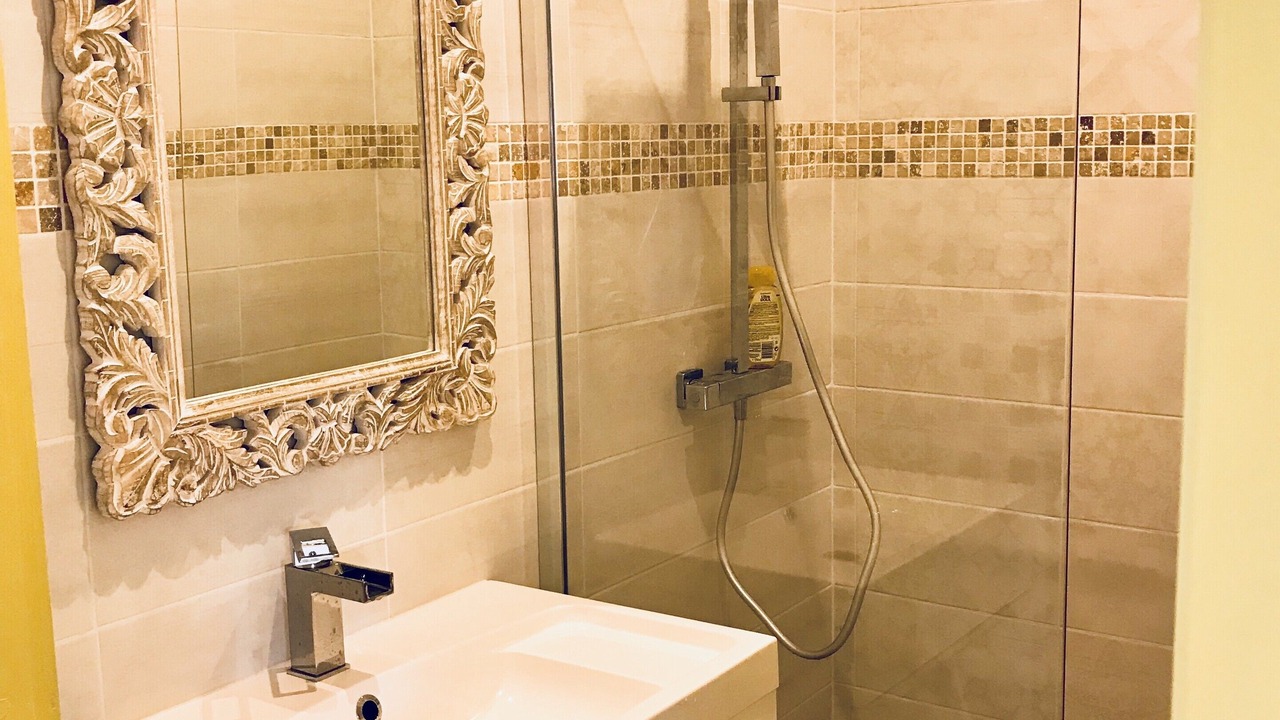 Photo of Bathroom in Le Port