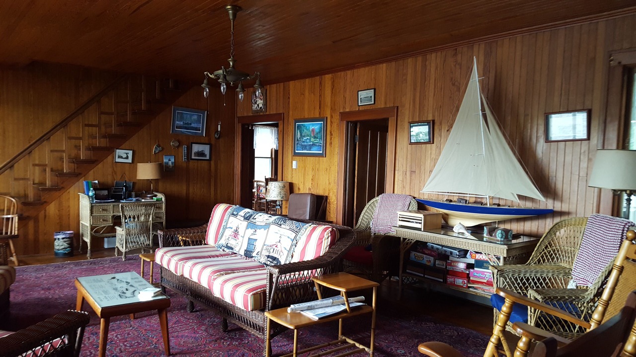Photo of Livingroom in Frontenac